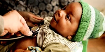 The heartbeat of an infant being recorded at the Dowa hospital in Malawi. Photo Credit: Lawrence Chen/Save the Children 2012.